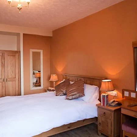 Clonea Hotel 3*